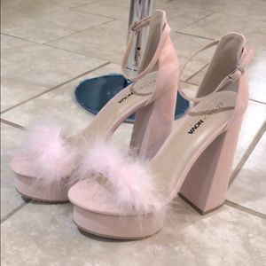 FASHION NOVA BABY PINK PLATFORMS